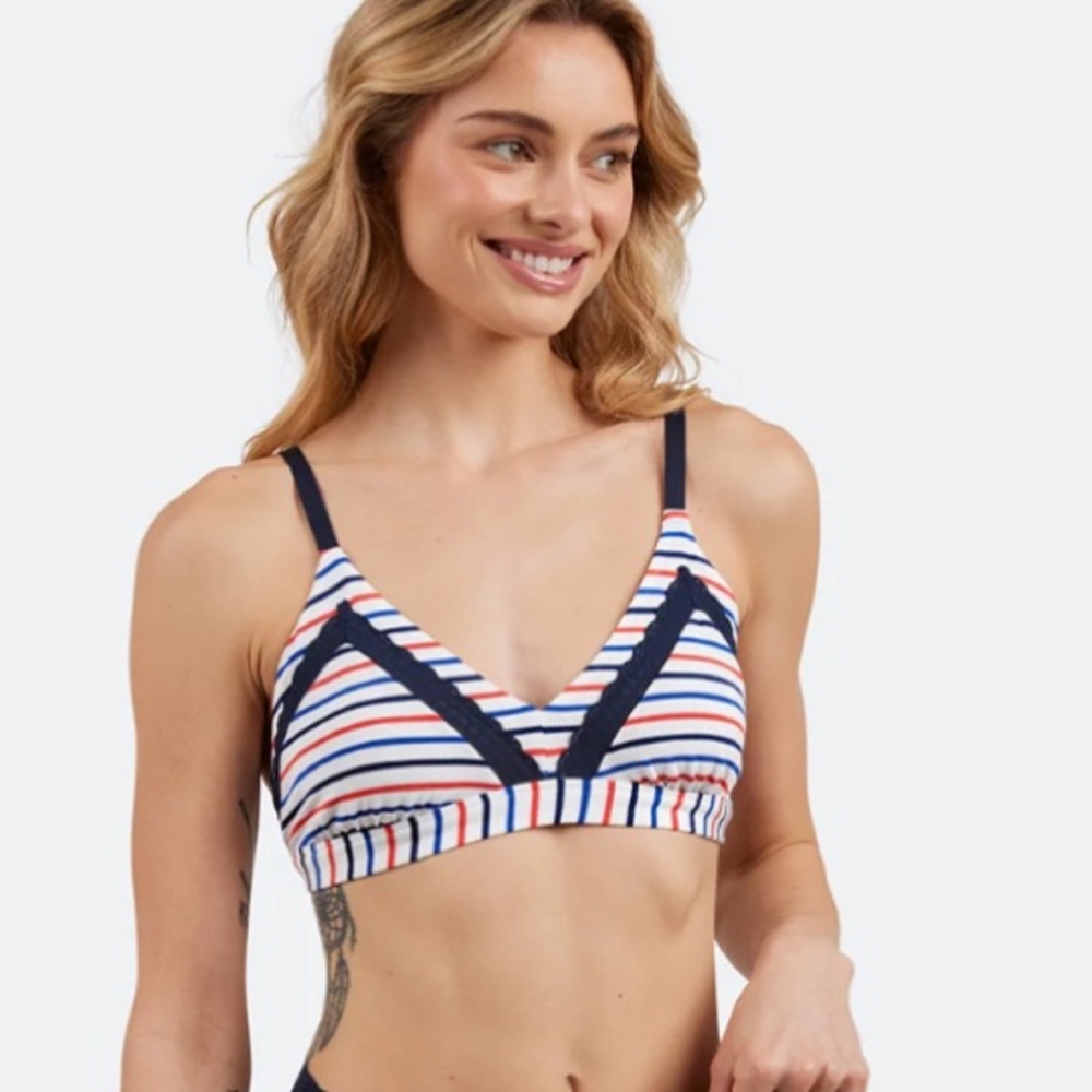 MeUndies Red and Blue Striped Bralette NWT Size Medium